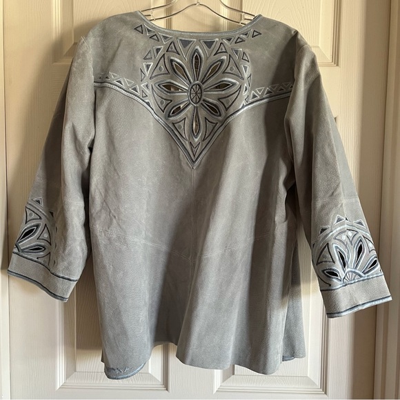 NWT Bob Mackie Wearable Art vintage leather coat with beautiful cut outs. - Picture 4 of 9